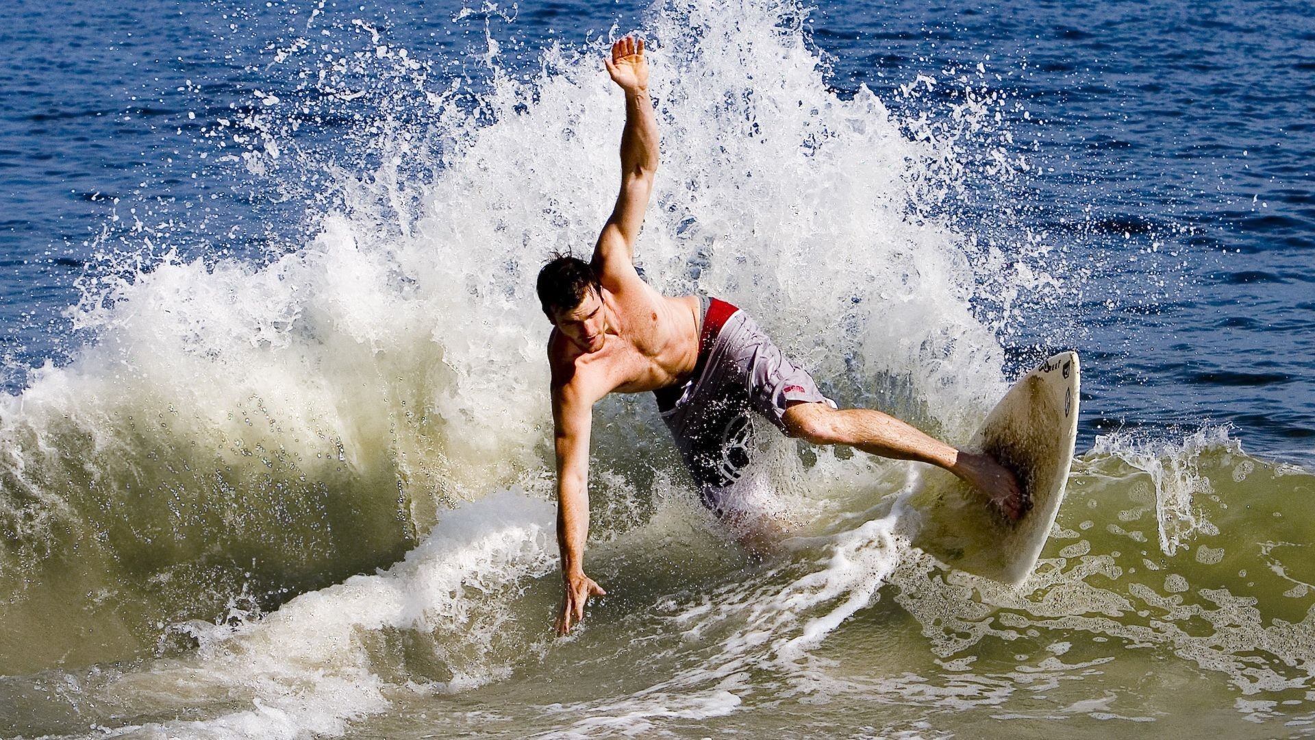 贝恩定乾坤!鏖战魔鬼主场,这一战他如何从外援变外援?